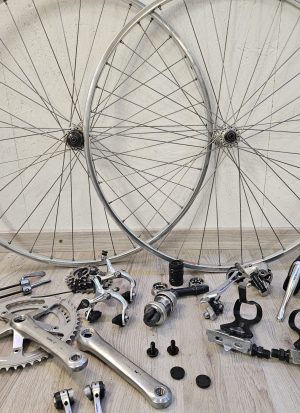 Shimano 105 Gruppe inkl. Laufräder