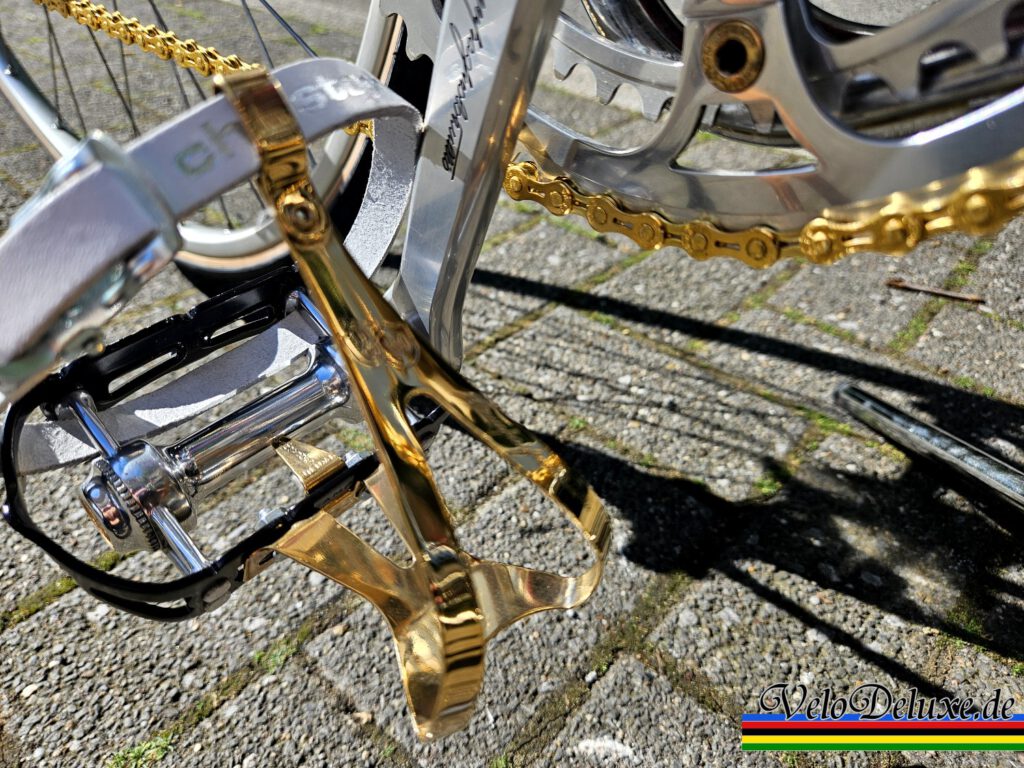 Colnago mit Campagnolo 50th- Pedale groß