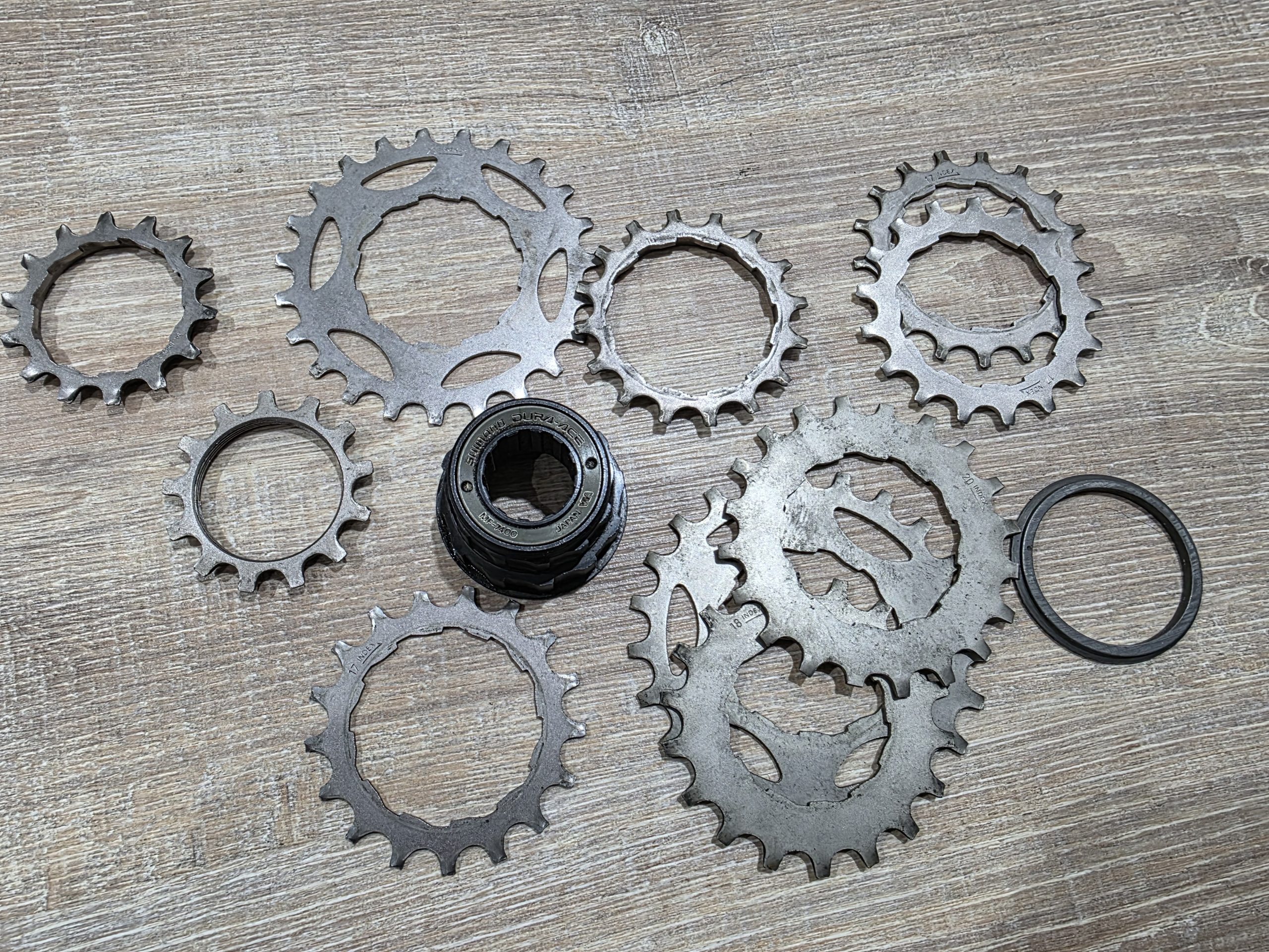 Dura Ace Schraubkranz – MF 7400 Konvolut