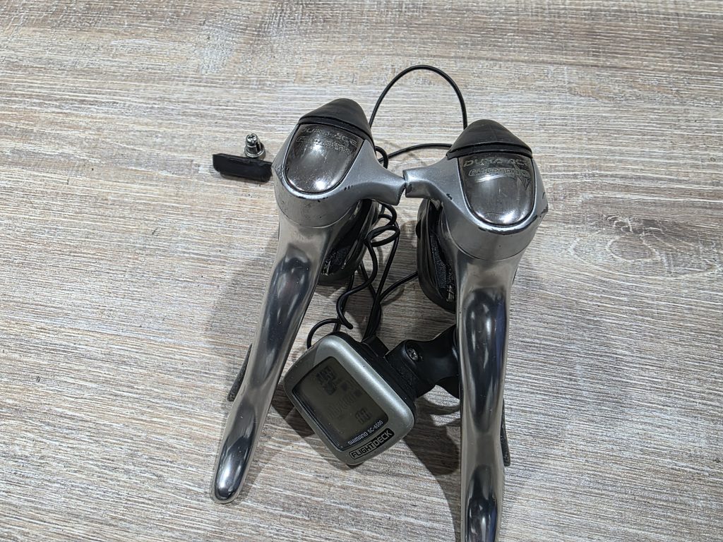 Dura Ace ST 7700 - STI + Flight Deck Computer
