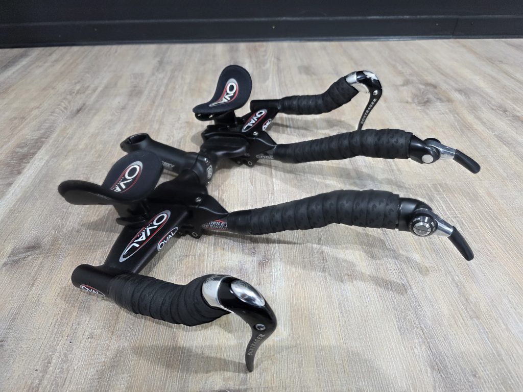 Oval Concepts Aero Bar mit Dura Ace 10 Fach