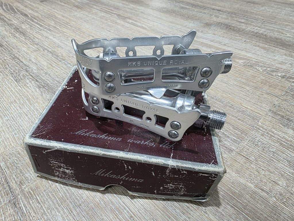 MKS - Unique Royal Pedale + Haken  NOS - NEU