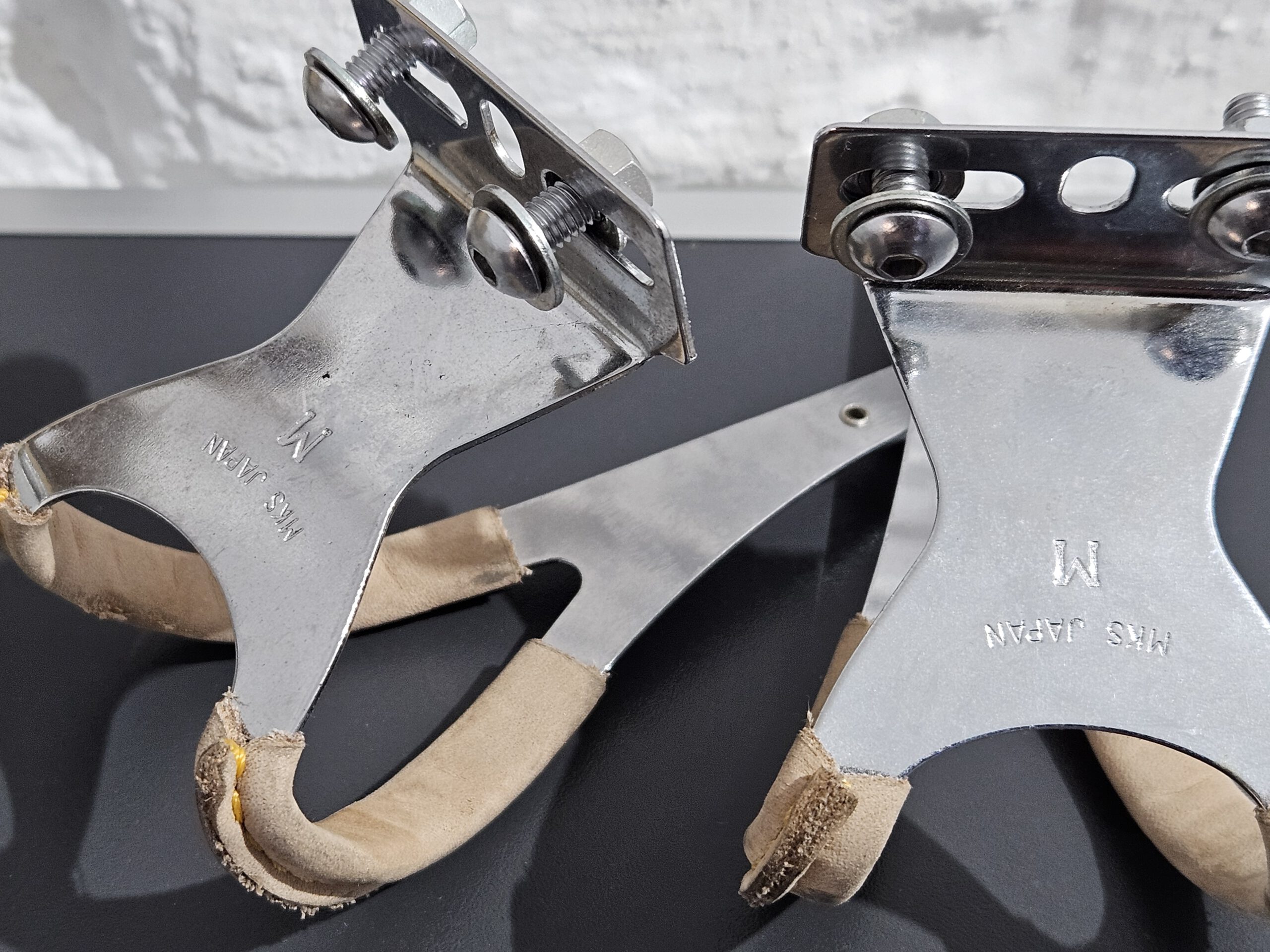 MKS – Unique Royal Pedale + Haken NOS – NEU