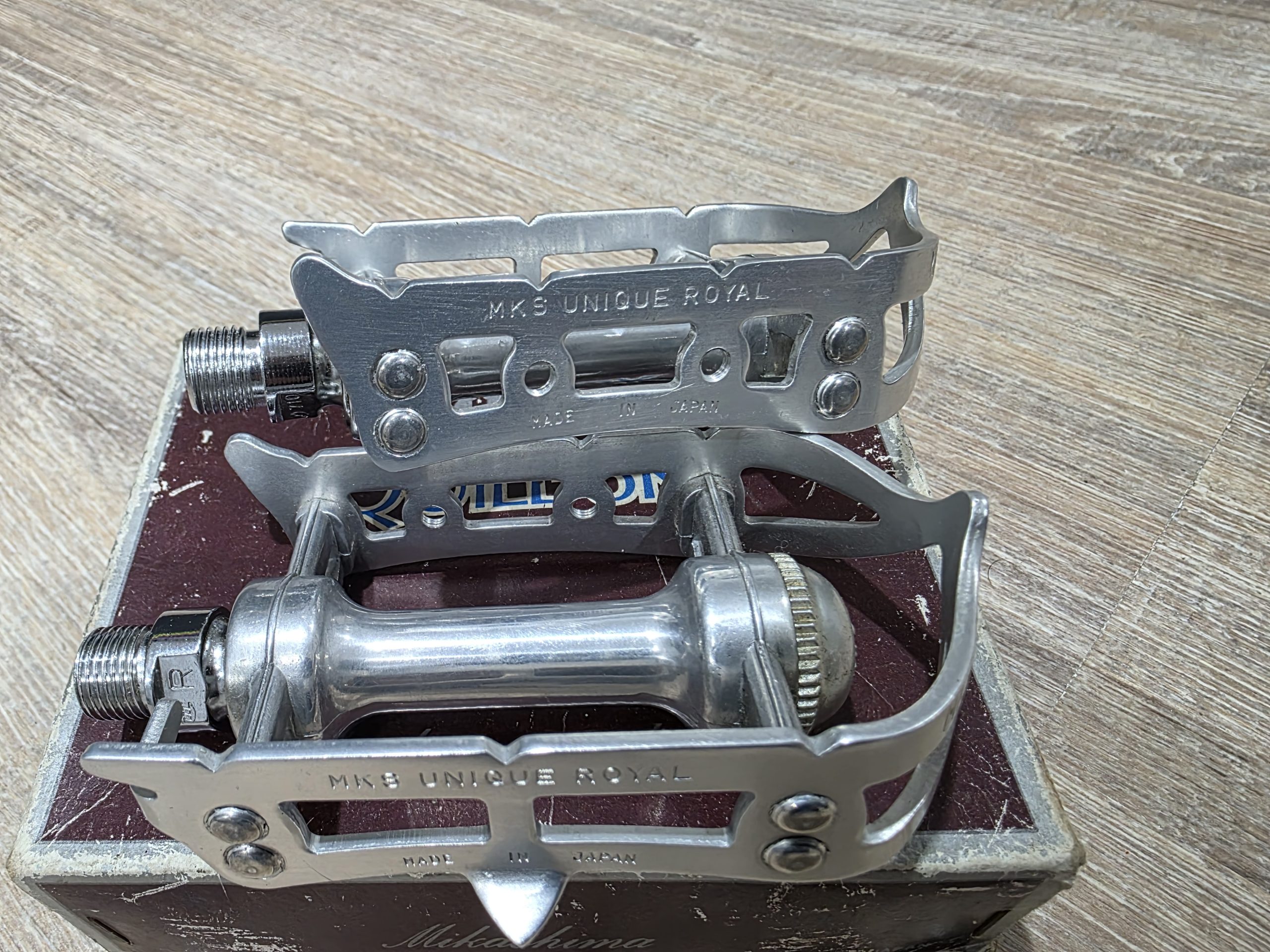 MKS – Unique Royal Pedale + Haken NOS – NEU